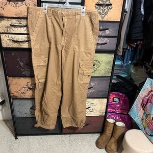 American Eagle NWOT khaki cargo pants size 20